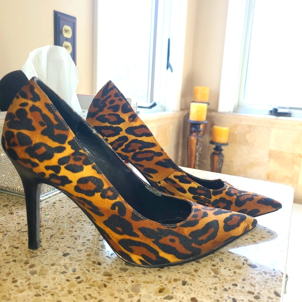 Marc fisher leopard print heels cheetah